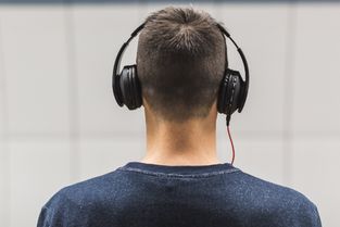 person怎么读音发音英语怎么说呢，person