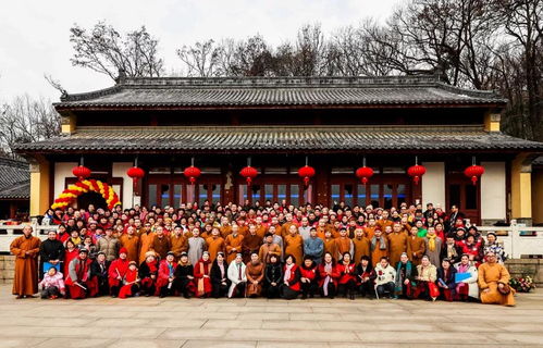 济济一堂的读音，济济一堂成语解释