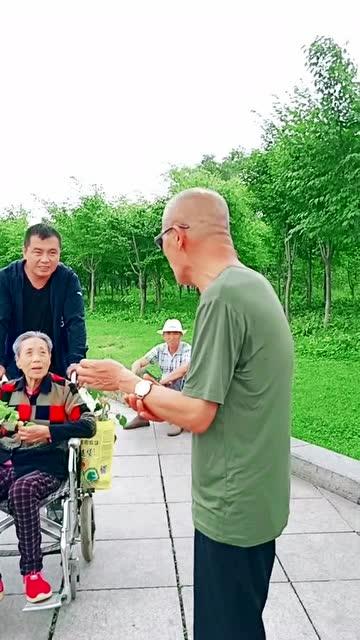 倚老卖老是什么意思?成语出处及详细词语解释