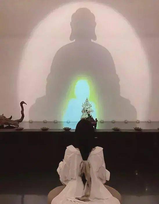 小学三年级用"仿佛"的"佛"字音组词,一共需要组三个?