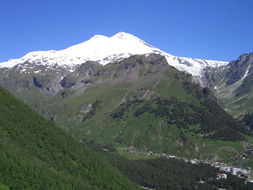 高加索山脉属于哪个国家，高加索山在哪个国家