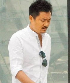 钟小江个人资料图片，钟小江讲娶了刘若英赚大了