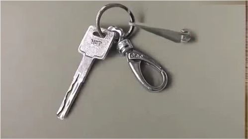 一串钥匙用英语怎么写，一串钥匙在桌子上用英语怎么说