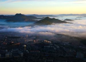 你好,我想问一下本溪最近下雨吗?明天的票都买了,下雨还能去水洞玩吗_百
