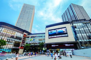 天街小雨润如酥，天街商业广场