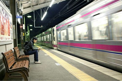 开往春天的地铁纯音乐，开往春天的地铁袁娅维