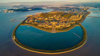 以蓝为主的校园理念是什么