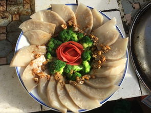 中午吃饭是称呼午餐还是中餐