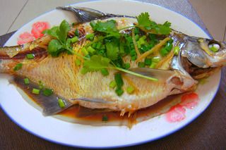 清蒸武昌鱼的做法和步骤视频，清蒸武昌鱼的做法和步骤家常做法