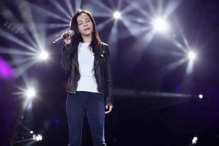 喜欢两个人歌词意思，喜欢两个人歌词是爱是恨