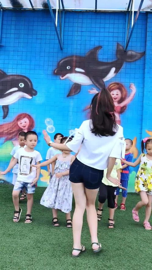 让我们一起摇啊摇原唱，让我们一起摇啊摇吧英文