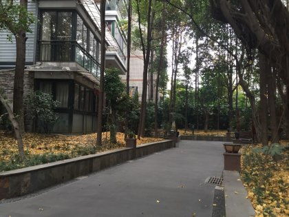 大龙山地铁站到龙景花园怎么走