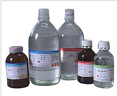 制备乙酸异戊酯时为什么加浓硫酸时有气味产生?